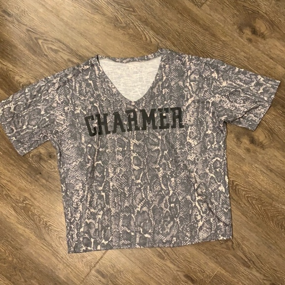 4 for $25 bundle Jessica Simpson Charmer Snake Skin V Neck Short Sleeve T Shirt